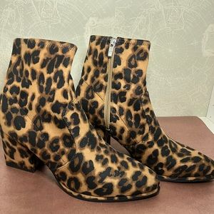 Sam Edelman size 9 booties leopard